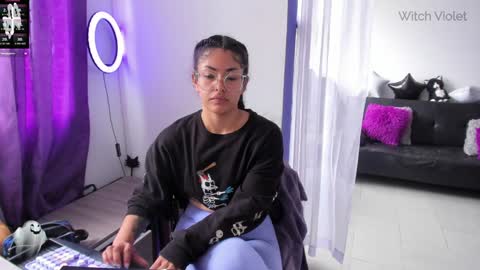     Luna Violeta  A r t i s t  online show from December 2024 04:57:01 PM