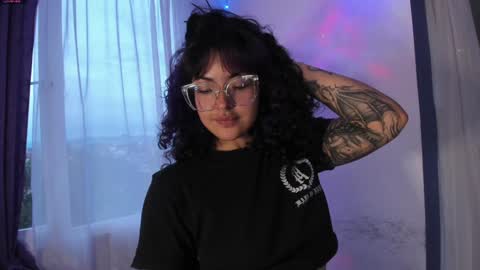     Luna Violeta  A r t i s t  online show from January 2025 10:51:01 PM