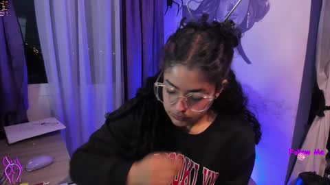     Luna Violeta  A r t i s t  online show from November 2025 10:26:02 AM