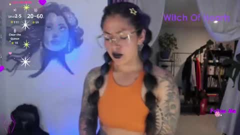     Luna Violeta  A r t i s t  online show from July 2026 11:22:01 PM