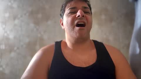 Snapshot of witebull83 chatting on December 2024 09:13:01 AM Witebull online show from December 2024 09:13:01 AM