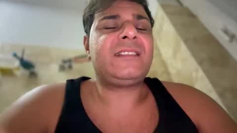 Snapshot of witebull83 chatting on December 2024 08:11:01 PM Witebull online show from December 2024 08:11:01 PM