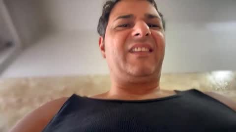 Snapshot of witebull83 chatting on December 2024 10:54:01 AM Witebull online show from December 2024 10:54:01 AM