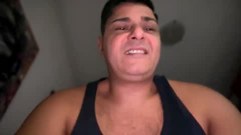 Snapshot of witebull83 chatting on December 2024 02:44:01 PM Witebull online show from December 2024 02:44:01 PM