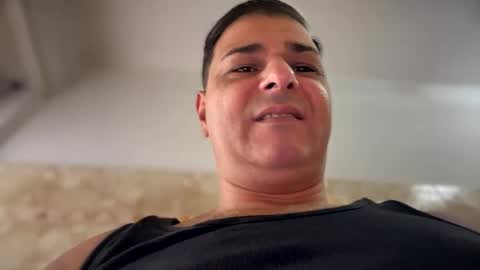 Snapshot of witebull83 chatting on December 2024 09:57:01 AM Witebull online show from December 2024 09:57:01 AM