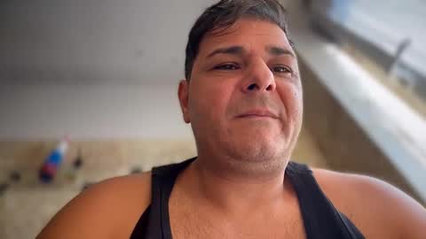 Snapshot of witebull83 chatting on December 2024 12:01:01 PM Witebull online show from December 2024 12:01:01 PM