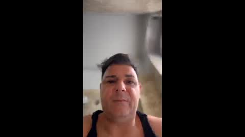 Snapshot of witebull83 chatting on December 2024 10:50:02 AM Witebull online show from December 2024 10:50:02 AM