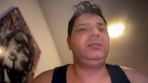 Snapshot of witebull83 chatting on January 2025 12:39:01 PM Witebull online show from January 2025 12:39:01 PM