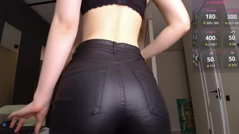 Isobelle online show from April 2026 04:21:01 PM