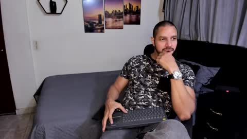 Magnus Dark independent model online show from September 2025 12:38:01 AM