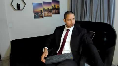 Magnus Dark independent model online show from March 2026 03:40:01 AM