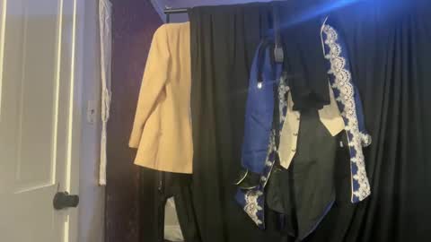 Snapshot of wolfblazer5 chatting on January 2025 12:18:01 AM Wolfblazer online show from January 2025 12:18:01 AM