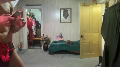 Snapshot of wolfblazer5 chatting on October 2025 10:51:01 PM Wolfblazer online show from October 2025 10:51:01 PM