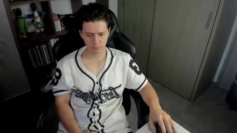 wolker_allan online show from November 2025 12:49:02 PM