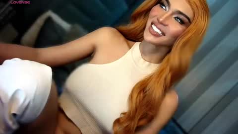 Snapshot of womanofyourdesire_ts chatting on February 2026 05:36:02 AM Julia online show from February 2026 05:36:02 AM