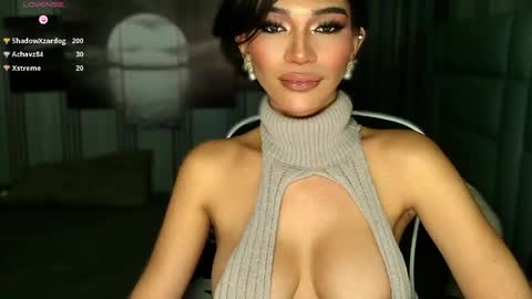 Snapshot of womanofyourdesire_ts chatting on May 2026 06:40:01 AM Julia online show from May 2026 06:40:01 AM
