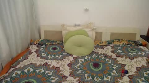 Snapshot of women_pleasures chatting on February 2025 12:43:01 AM women_pleasures online show from February 2025 12:43:01 AM