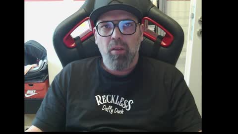 Snapshot of womenizzeer chatting on April 2026 03:54:02 PM Adam online show from April 2026 03:54:02 PM