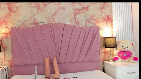 wonderkloe_ online show from April 2026 02:55:01 AM