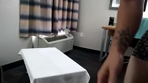 LongNThrobbn online show from September 2025 05:38:01 PM