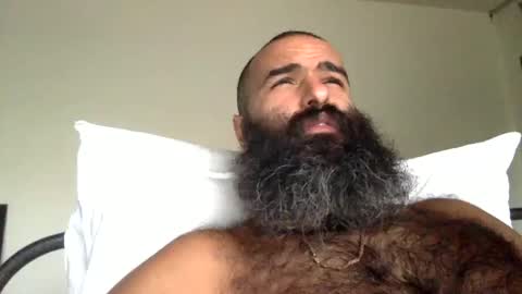 woof_wolf37 online show from October 2025 03:57:02 PM