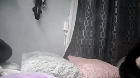 Snapshot of woofwolfxix chatting on November 2025 07:30:01 AM woofwolfxix online show from November 2025 07:30:01 AM