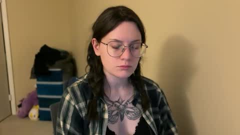 Snapshot of worship_lucina chatting on February 2025 12:16:01 AM Lucina online show from February 2025 12:16:01 AM