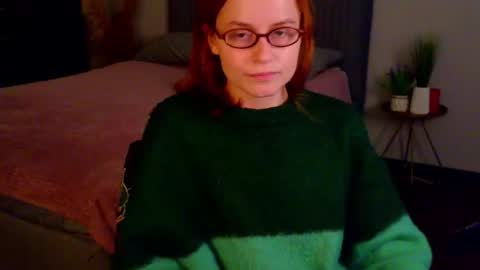 Rebecy online show from September 2025 01:47:01 PM