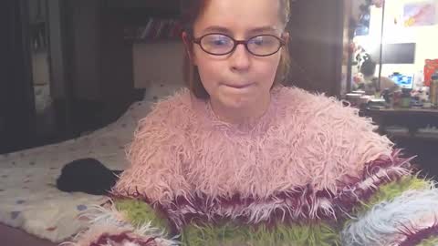 Rebecy online show from December 2025 06:57:02 PM