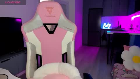 Emi online show from January 2026 06:02:02 PM