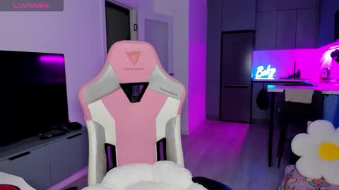 Emi online show from January 2026 07:11:01 PM