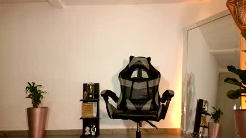 wyatt online show from October 2025 01:06:01 AM