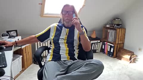 WyattEarp64 online show from September 2025 10:37:01 AM