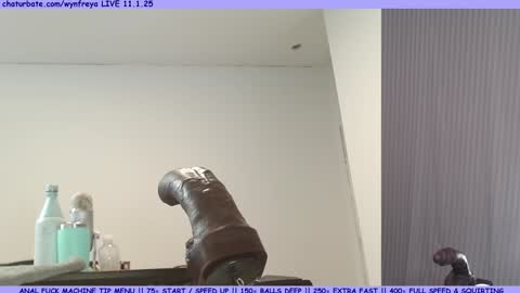 Wyn online show from November 2025 11:01:02 AM