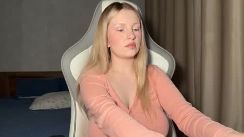 Snapshot of x__ivy_x chatting on November 2025 04:33:01 PM eva online show from November 2025 04:33:01 PM