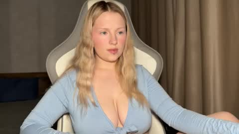 Snapshot of x__ivy_x chatting on December 2025 02:33:02 PM eva online show from December 2025 02:33:02 PM