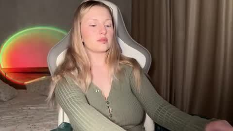 Snapshot of x__ivy_x chatting on December 2025 05:28:02 PM eva online show from December 2025 05:28:02 PM