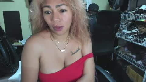 Snapshot of x_dola chatting on June 2026 07:03:02 AM x_dola online show from June 2026 07:03:02 AM
