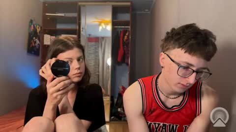 Philipp and Este online show from February 2026 05:22:02 AM