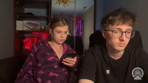 Philipp and Este online show from April 2026 10:51:01 PM