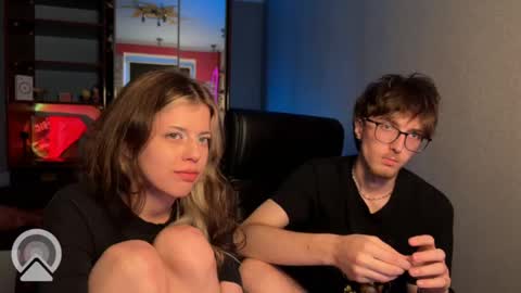 Snapshot of x_files_t chatting on May 2026 01:57:16 AM Philipp and Este online show from May 2026 01:57:16 AM