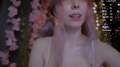 Snapshot of x_sexykitten666_x chatting on July 2026 04:32:02 PM Lucy online show from July 2026 04:32:02 PM
