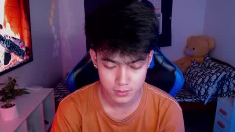 Prince Aldrian  online show from December 2024 12:37:01 PM