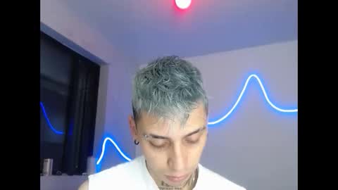 xalejo_max online show from February 2026 12:19:01 PM