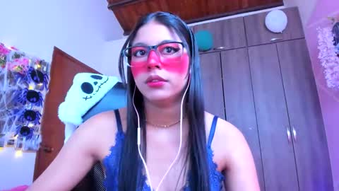 XALLYSONX online show from October 2025 11:33:02 AM