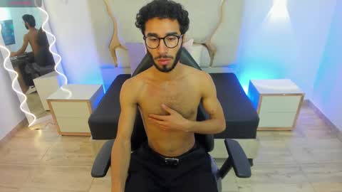 Snapshot of xander_tay chatting on December 2024 07:33:01 PM ISSANDER online show from December 2024 07:33:01 PM