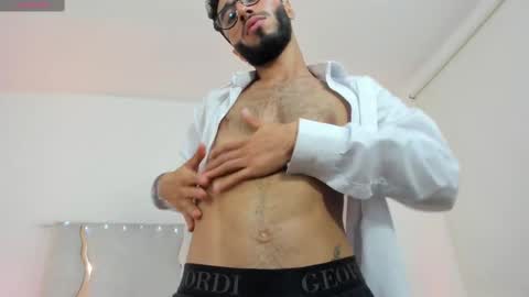 Snapshot of xander_tay chatting on December 2024 12:09:02 AM ISSANDER online show from December 2024 12:09:02 AM