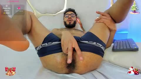 Snapshot of xander_tay chatting on December 2024 01:53:01 AM ISSANDER online show from December 2024 01:53:01 AM