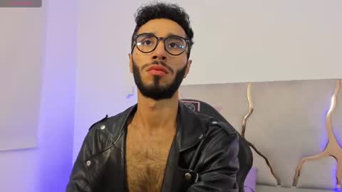 Snapshot of xander_tay chatting on December 2024 07:57:01 PM ISSANDER online show from December 2024 07:57:01 PM