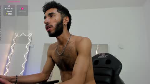 Snapshot of xander_tay chatting on January 2025 01:48:02 AM ISSANDER online show from January 2025 01:48:02 AM